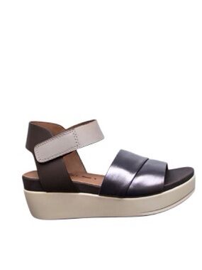 Naked Feet Koda women's leather platform sandals. Size 8.5